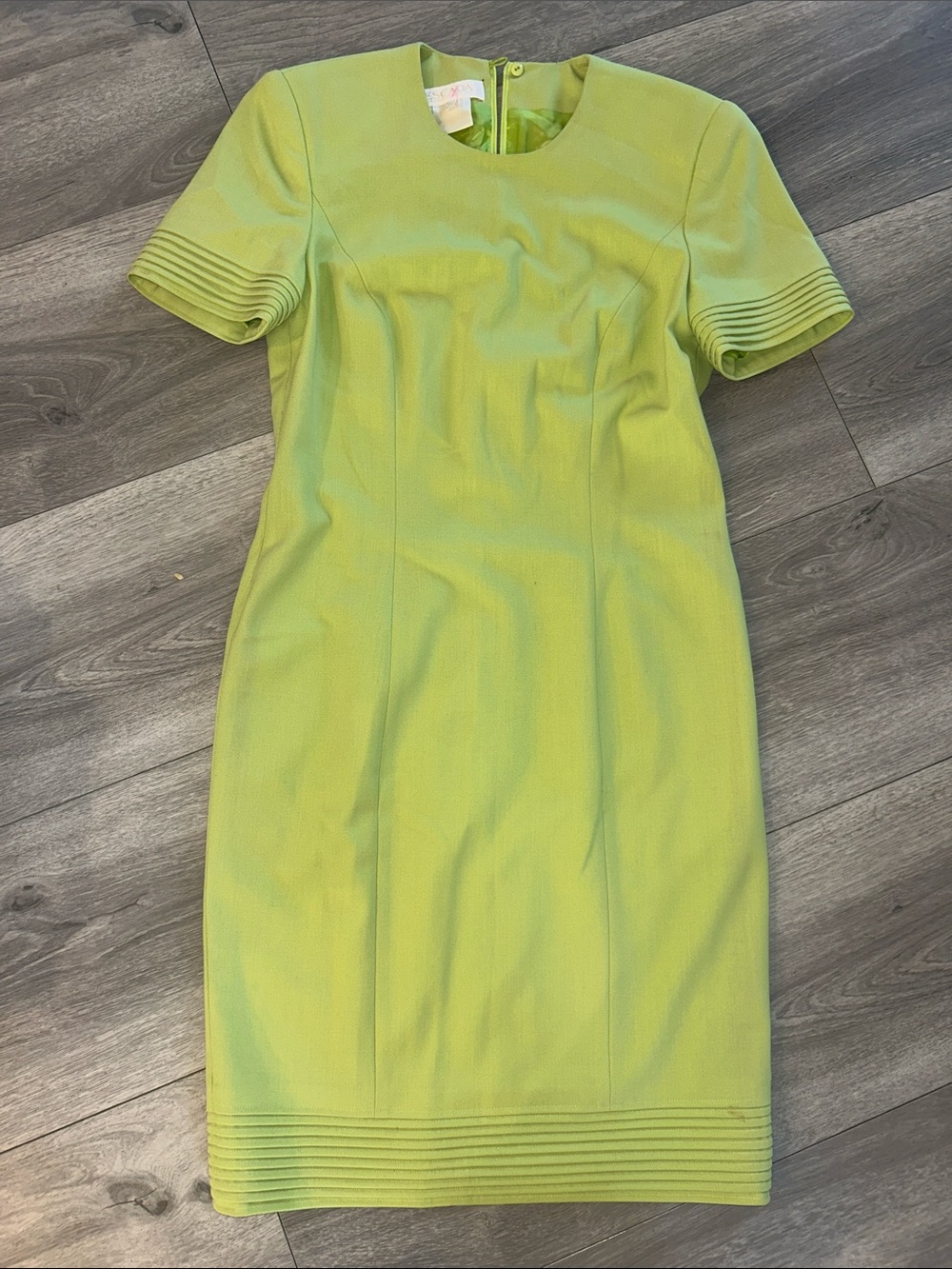 VINTAGE NWOT Escada Lime Green Short-Sleeve Sheath Wool Dress Sz EU 36 / US 6 M
